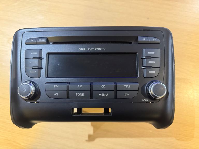 GENUINE AUDI A3 AUDIO STEREO SYSTEM 