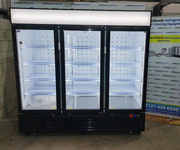 Triple Door Display Chiller Dairy Fridge Drinks Fridge Commercial Fridge Commercial Chiller