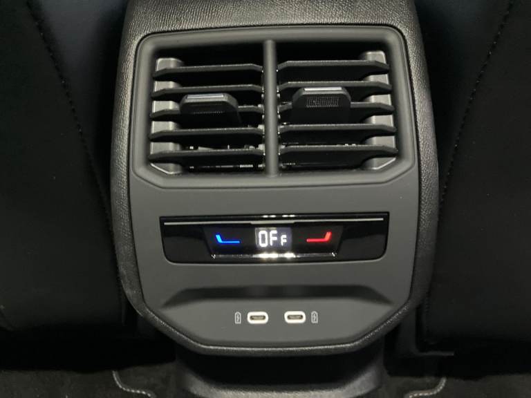 2025 SEAT Leon 1.5 TSI 150 FR Black Edition 5dr [DAP] Hatchback PETROL Manual