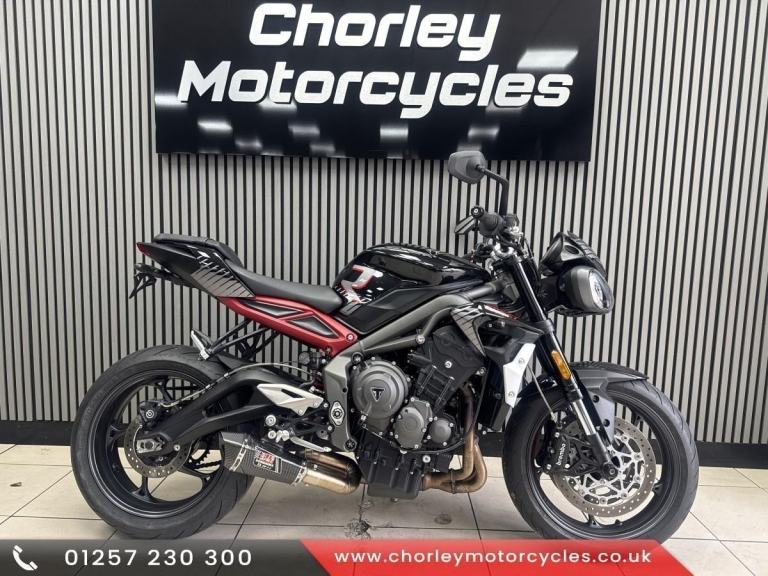 2023 Triumph Street Triple 765R Black, Sport naked 3855 miles