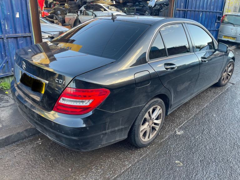 12 Mercedes c200 2.2 diesel Auto Black BREAKING parts