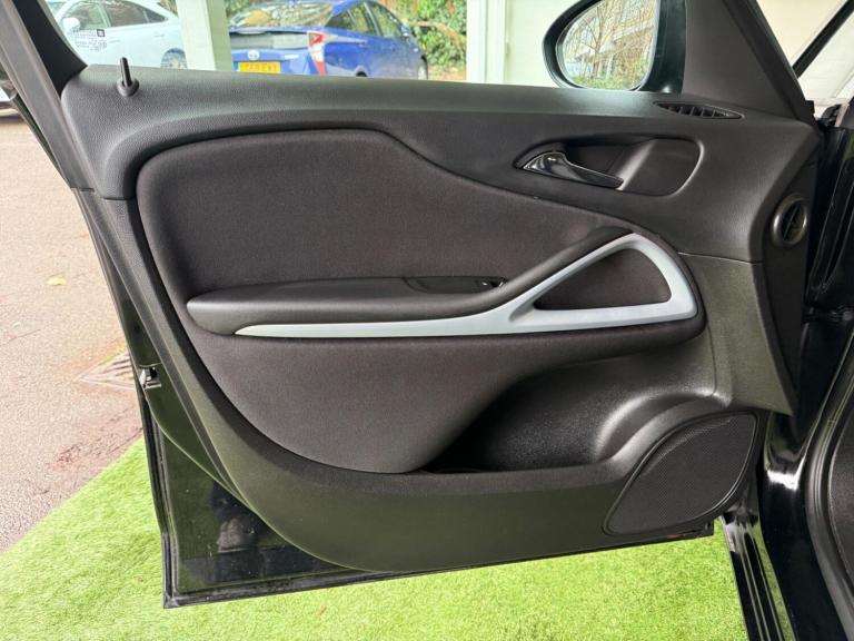 2017 Vauxhall Zafira 1.4T SRi Nav 5dr Auto MPV PETROL Automatic