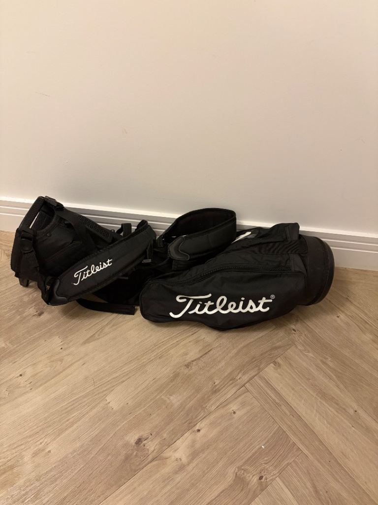 Titleist Golf Stand Bag – Black, Good Condition