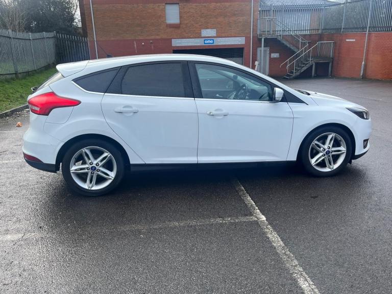 2016 Ford Focus 1.0 EcoBoost 125 Zetec S 5dr HATCHBACK Petrol Manual