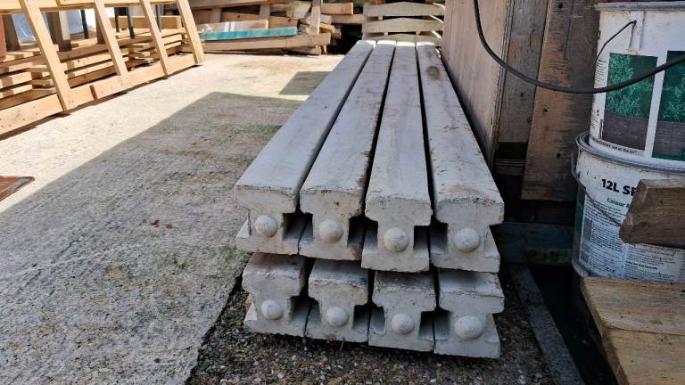 x7 Concrete Fence Post (Inter) - 7'9"