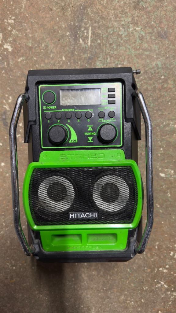 Hitachi UR18DSL 9.6-18v cordless Site Radio