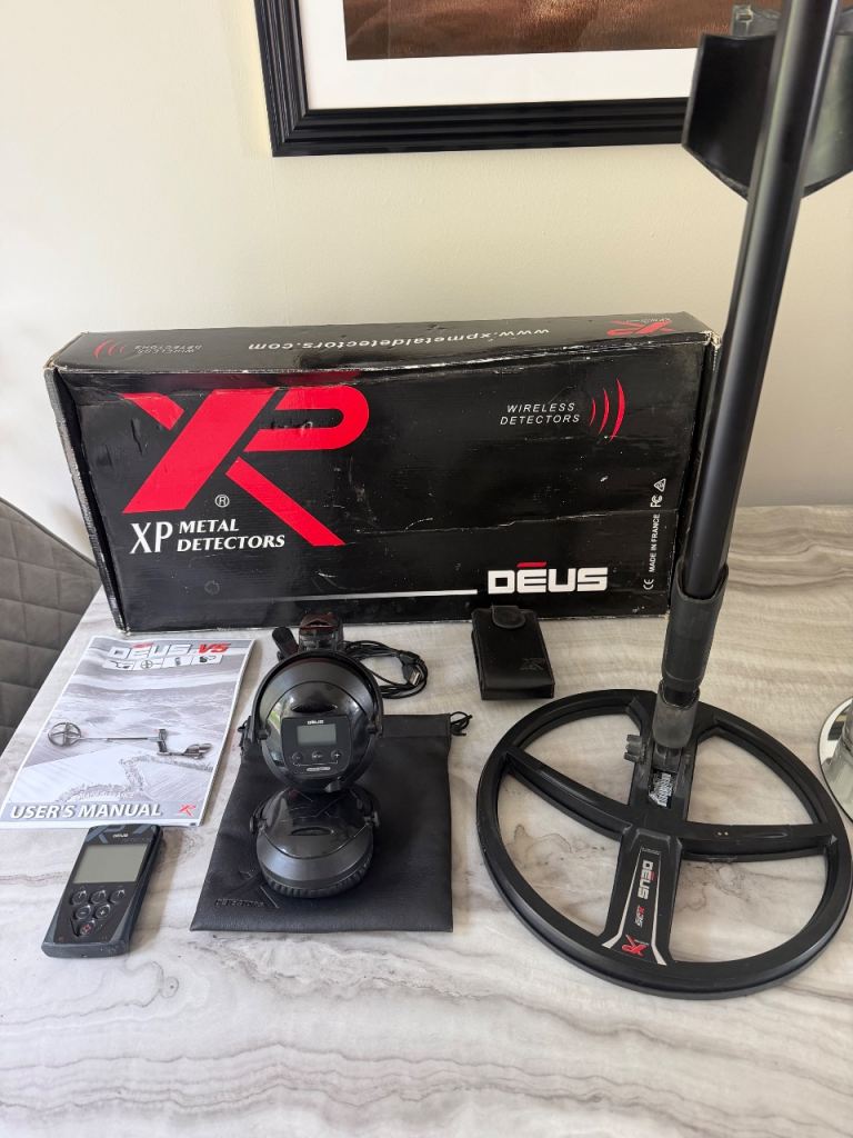 Xp Deus metal detector full with Ws5 headphones 