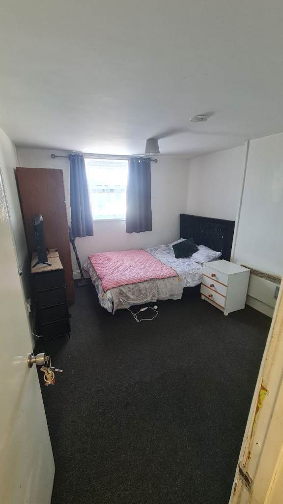 Studio flat in lawrence hill bs5