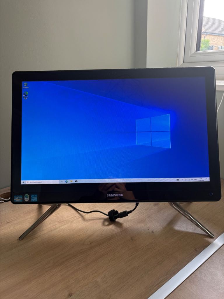 Samsung 21.5” Touchscreen All-in-One PC i5 8GB SSD - Windows 10 Fresh Install