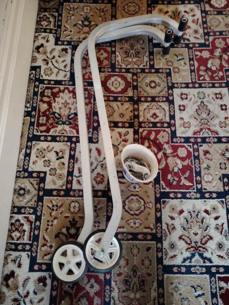 ladder roof hooks with all the necessary fixings included