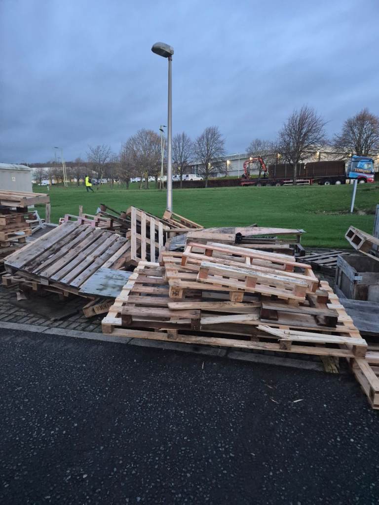 Free broken pallets for firewood