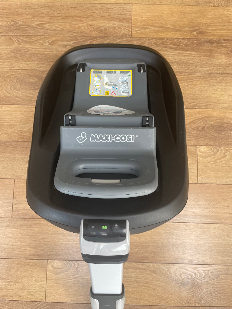 Maxi cosi family fix ISOFIX base for pebble and pearl car seats 