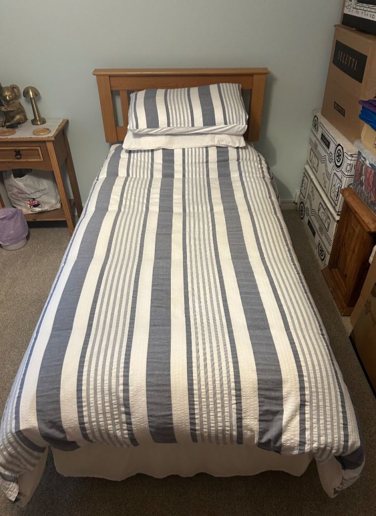 Single bed which turns into a Double bed.