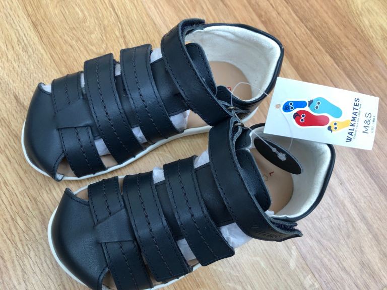 Baby clothes and shoes 