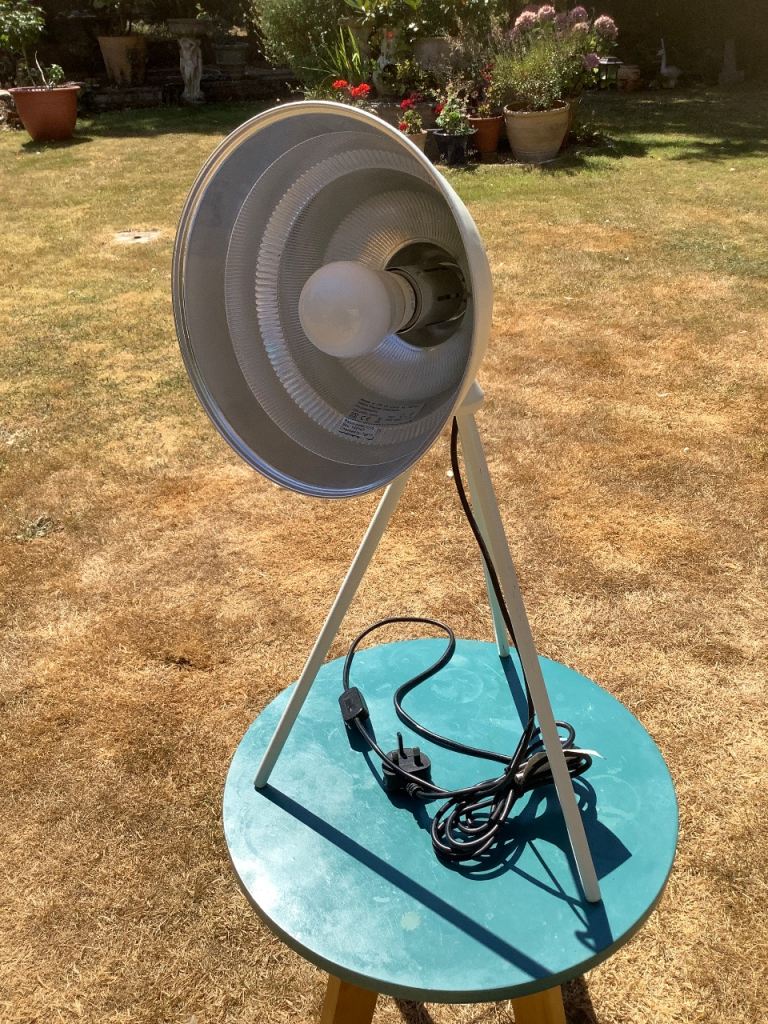PHOTOGRAPHIC TRIPOD TABLE LAMP 