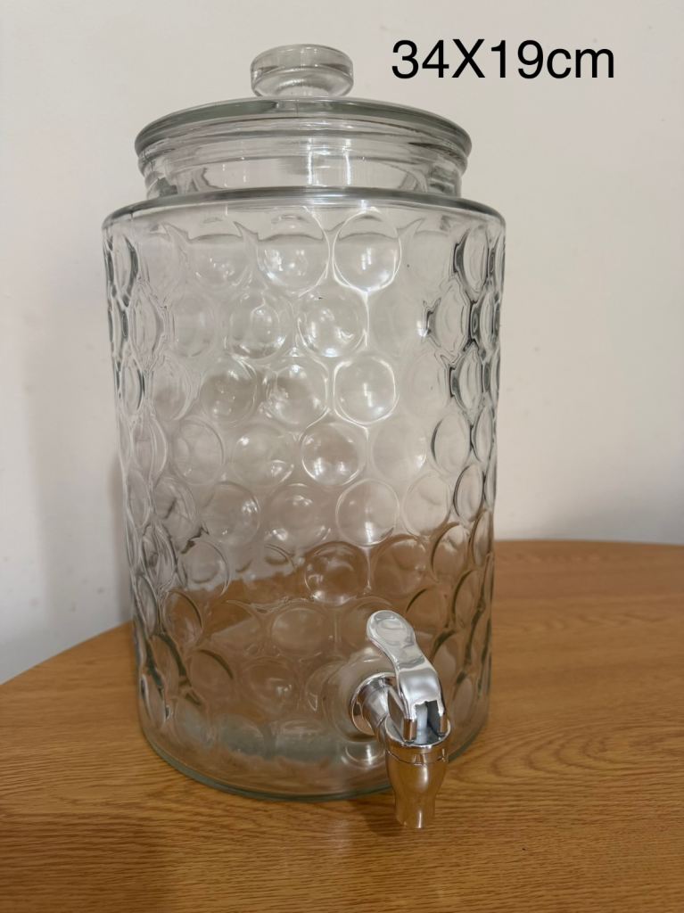 Large Glass Drinks Dispenser with Tap – £10