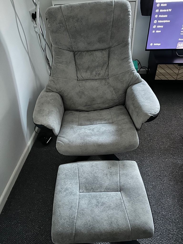Adjustable swivel chair