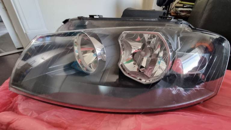 2 x Original AUDI A3 SLINE (2008) HEADLIGHTS - 8 PO 941 003L / 8 PO 941 004L  ** OPEN TO OFFERS **