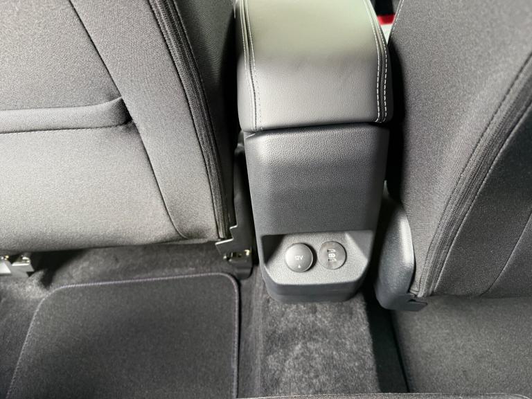 2025 Ford Puma 1.0 EcoBoost Hybrid mHEV Titanium, UNDER 350 MILES, MAY 2028 FORD WARRANTY, HATCHB...