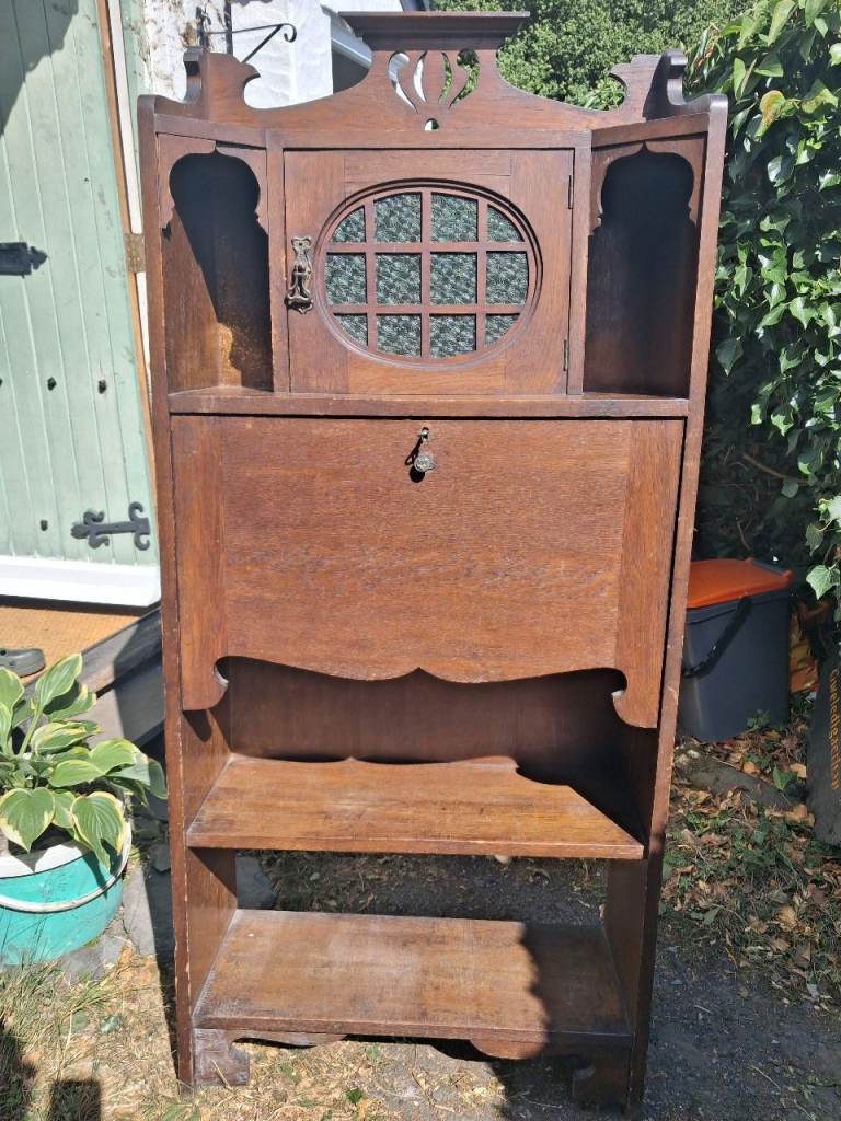 Vintage Wooden Bureau Desk with Green Glass – Fair Condition