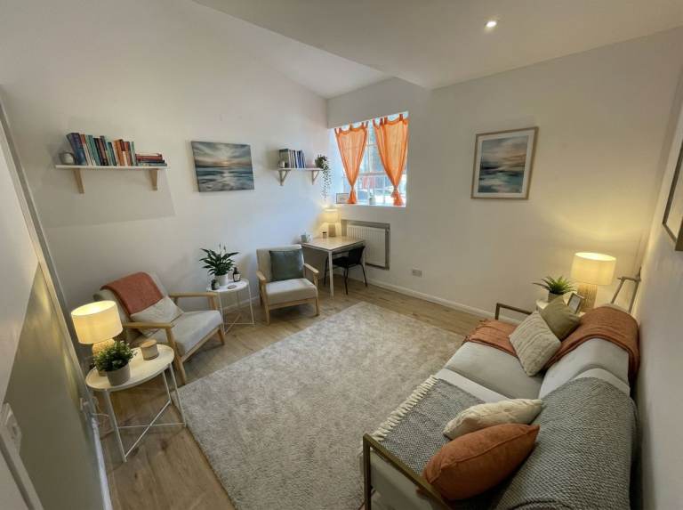  Therapy Room | Creative Space | Artist Studio to Rent in Wimbledon South West London SW19