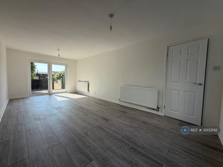 4 bedroom house in Shakespeare Approach, Leeds, LS9 (4 bed) (#3002142)