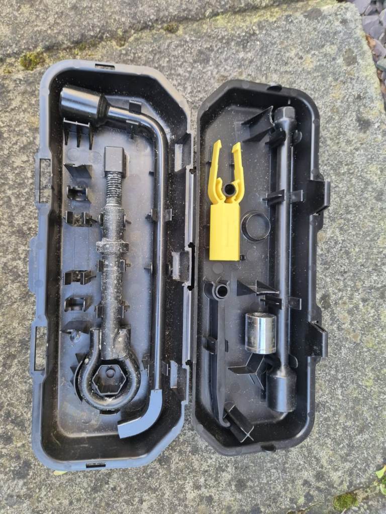 car wheel brace new set Never use Set Including wheel brace x2  Towbar Collection Southampton 