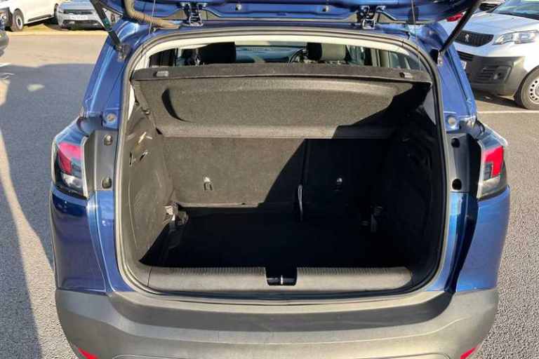 2022 Vauxhall Crossland 1.2 Design 5dr HATCHBACK PETROL Manual