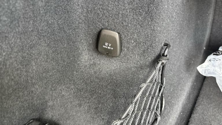 2024 Volvo XC60 Recharge Ultimate, T8 AWD Plug-in hybrid, Electric/Petrol, Bright ESTATE Petrol/E...