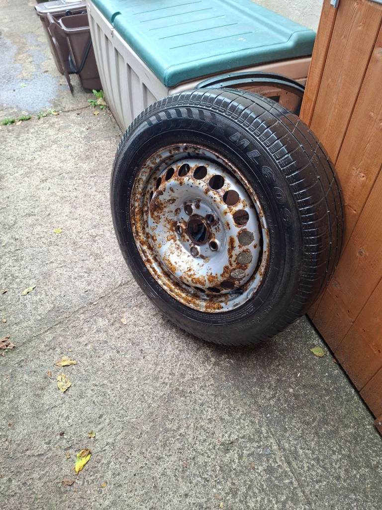 Wheel and Tyre 205/65R160C 107/105T