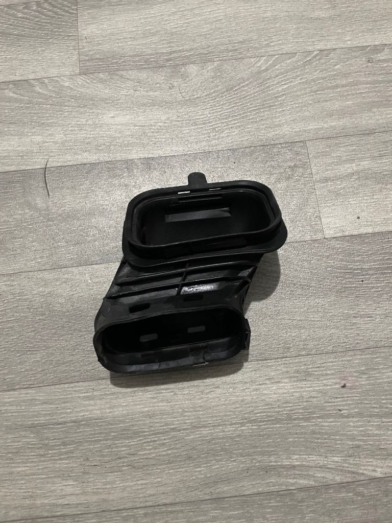 2014 BMW 4 Series F32 Air Intake Hose Pipe 7613156