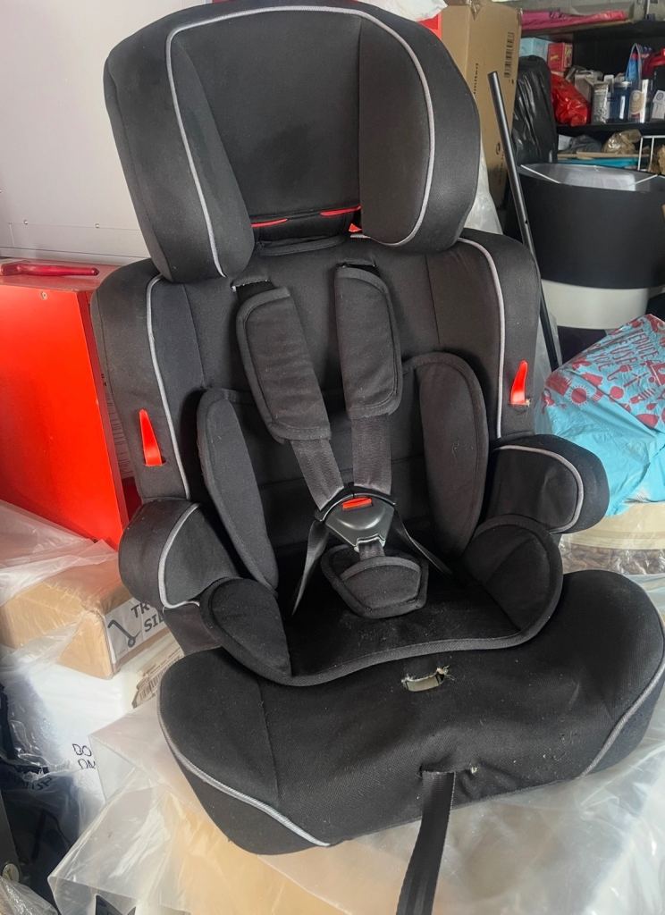 Black Child Car Seat – Good Condition