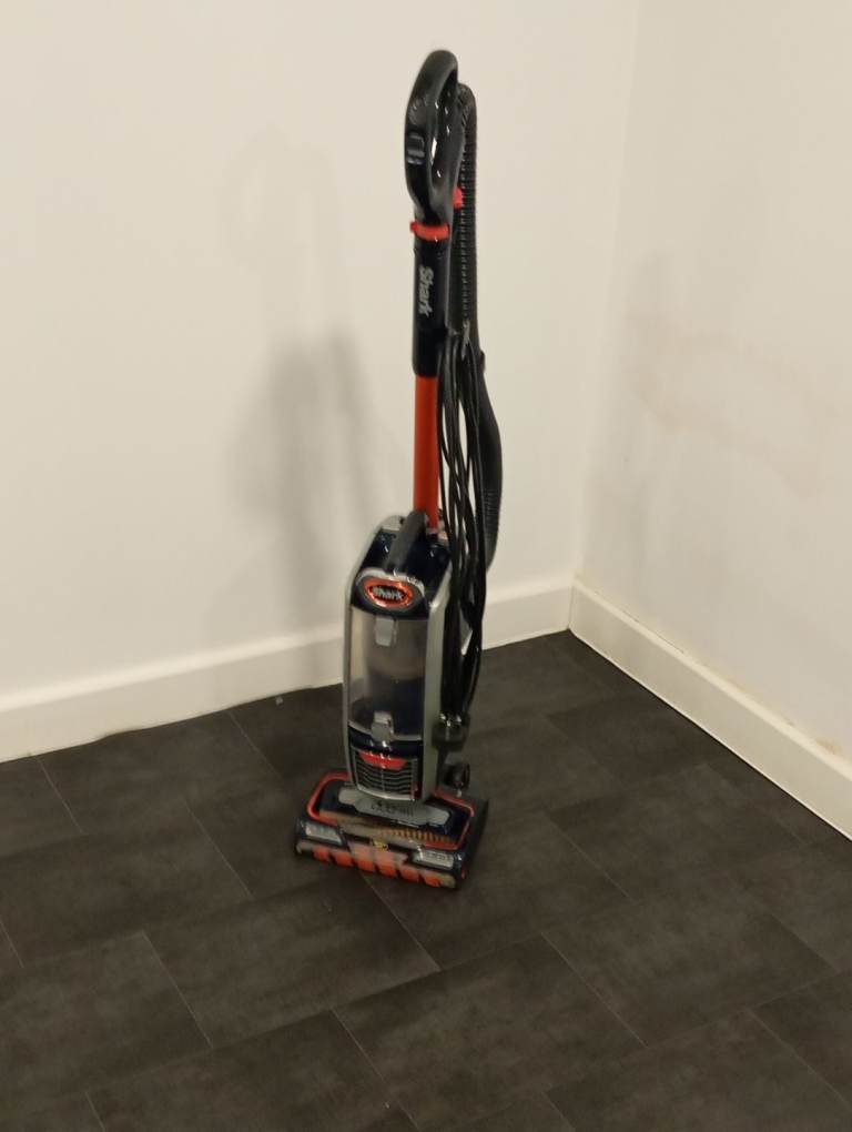 Shark liftaway NZ801UKT forsale