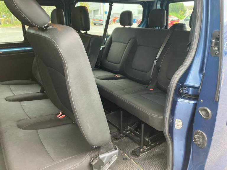 2020 Renault Trafic LL30 ENERGY dCi 120 Sport Nav 9 Seater Standard Roof Minibus DIESEL Manual