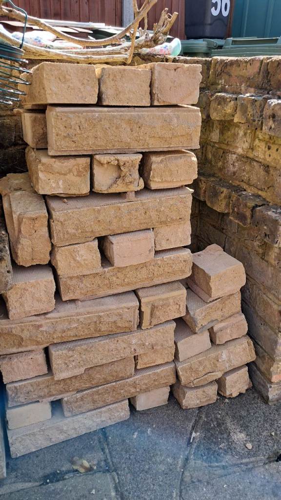 Second hand bricks