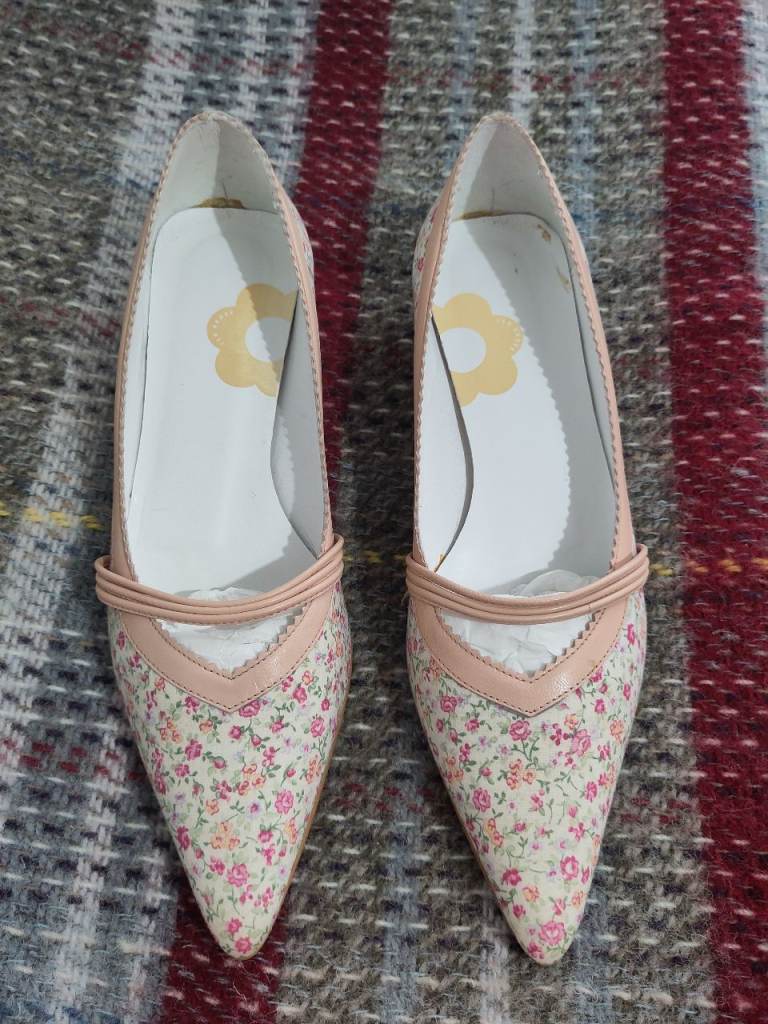 Ted Baker shoes - pink floral print, pointed toe, kitten heel, slip on