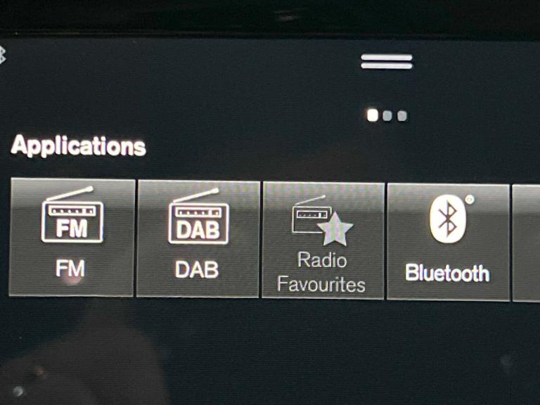  Volvo XC40 2.0 B4P R DESIGN Pro 5dr Auto [7 speed] Estate Petrol Automatic