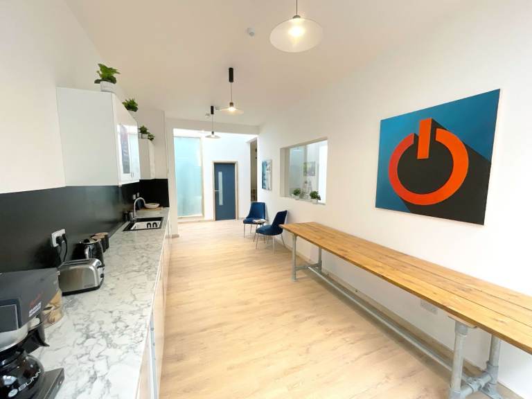 Office | Creative Space | Commercial Unit | Beauty Room | Desk in Leyton East London E10