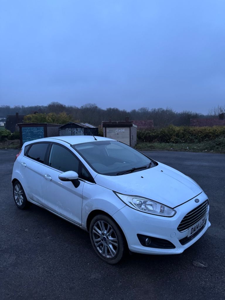 Ford, FIESTA, Hatchback, 2014, Manual, 1241 (cc), 5 doors