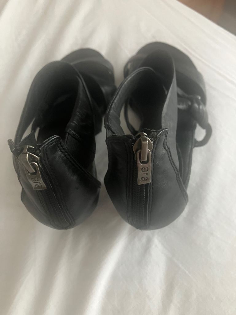 Ara Ladies sandles size 5