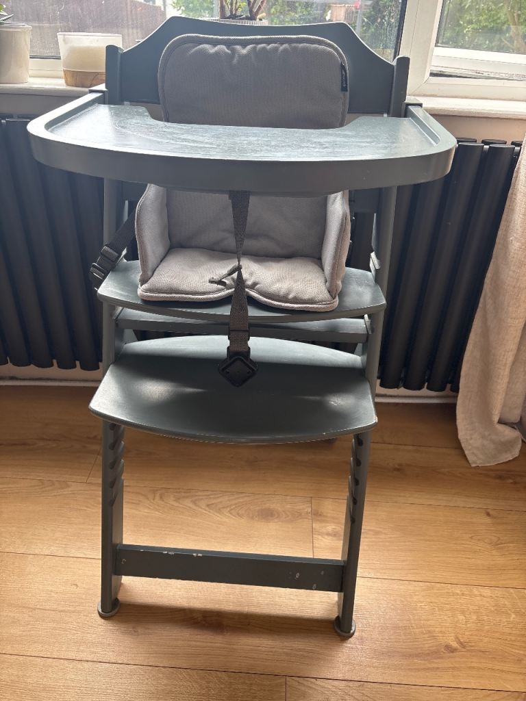Adjustable Grey Wooden High Chair with Tray bebeconfort