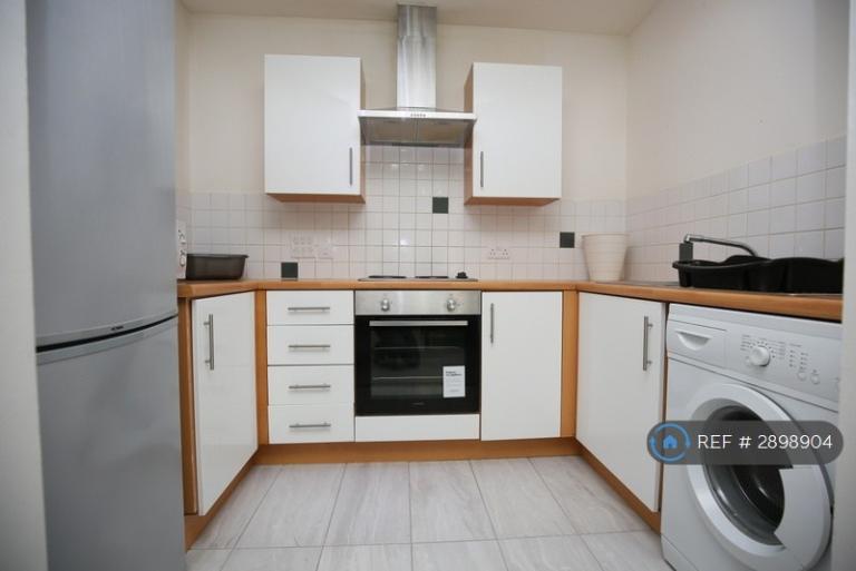 2 bedroom flat in Bodiam Hall, Coventry, CV1 (2 bed) (#2898904)