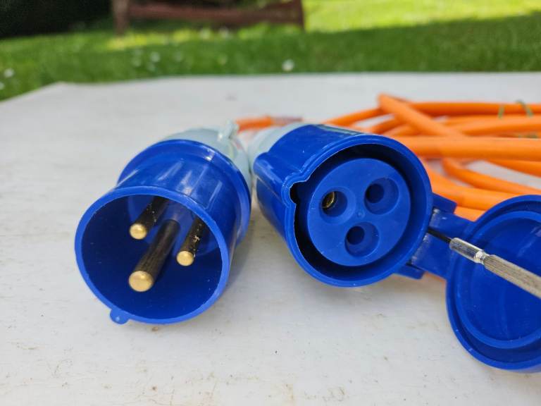 10 Meter 16Amp Heavy Duty Caravan / Campsite hook up cable.