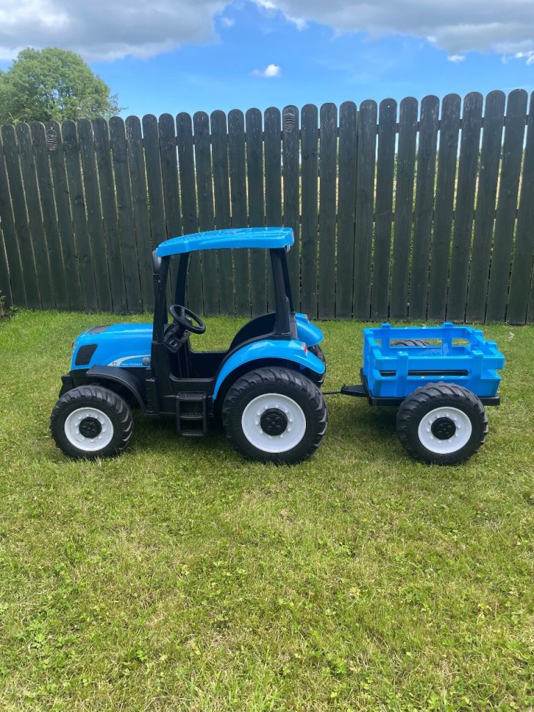 New Holland T7 +trailer