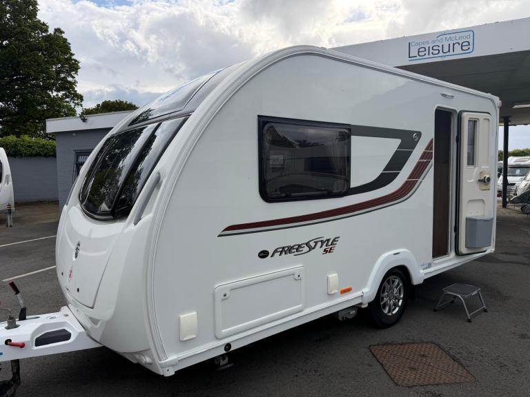 SWIFT FREESTYLE S2, SPECIAL EDITION 2 BERTH WITH MOVER & SOLAR
