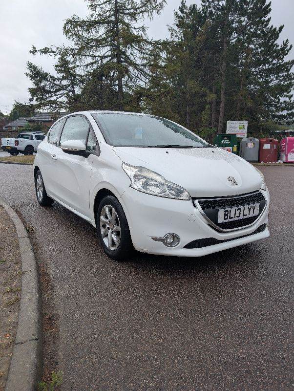Peugeot, 208, Hatchback, 2013, Manual, 1199 (cc), 3 doors