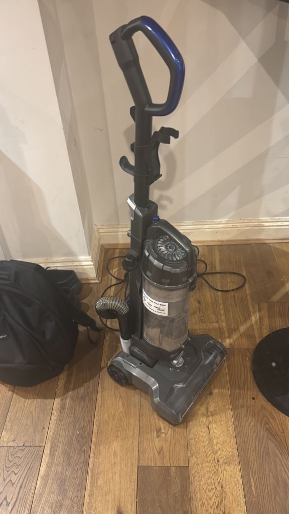 Vacuum cleaner for sale, cash only on pick up