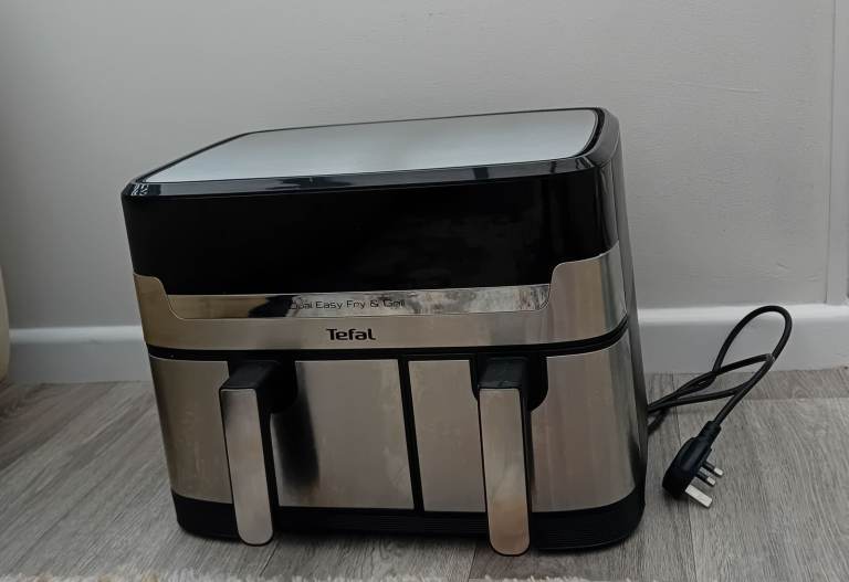 Tefal Easy Fry & Grill Air Fryer – Good Condition
