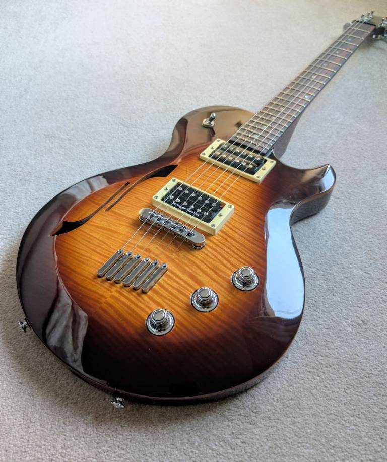 Yamaha AES620HB Electric Guitar with Seymour Duncan