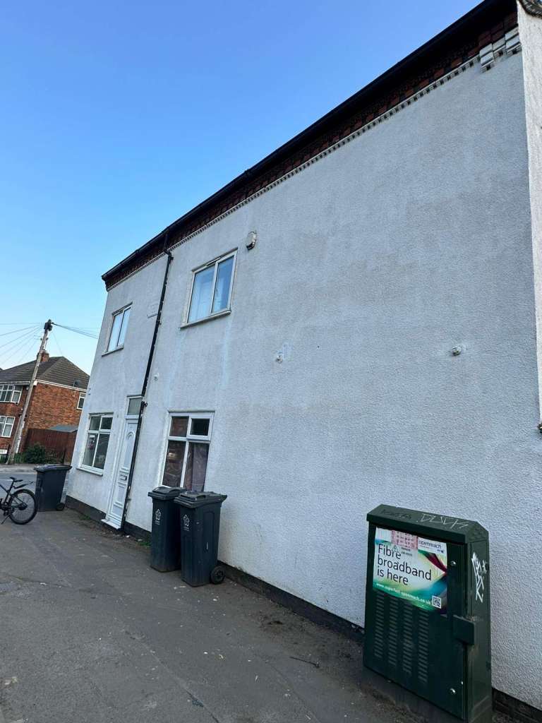 2 bed end terrace house for sale 262 Beaumanor Road, Leicester LE4 Area oposite School